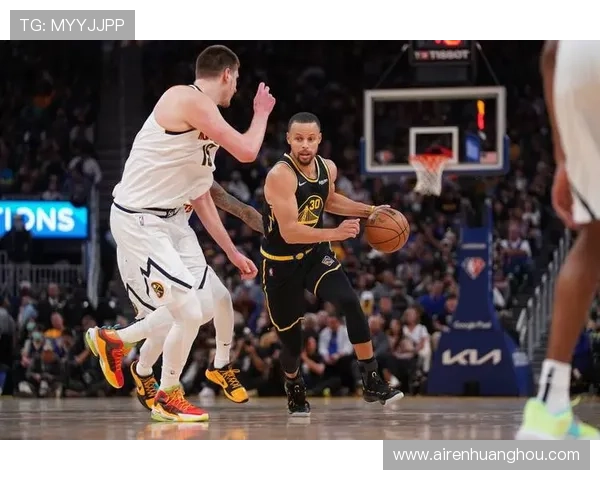 勇士迎战雄鹿:库里与字母哥对决引爆赛季焦点之战 勇士迎战雄鹿:库里与字母哥对决引爆赛季焦点之战